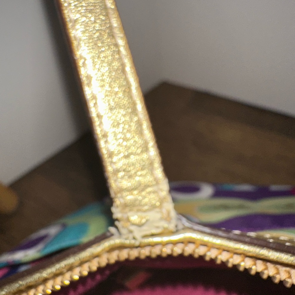 Coach Poppy Medium Gold Tote Bag with Vibrant Design - Picture 5 of 15
